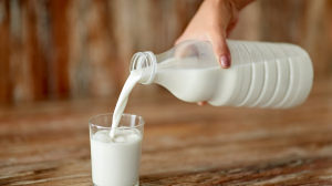 多喝牛奶可能致癌？50万中国人数据研究显示：每天多喝50g奶，肝癌、乳腺癌风险可能增加12%及17%！