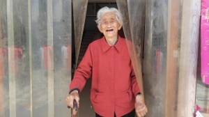 101岁老人与两种癌症较量10年：“不怕死，不愿死”